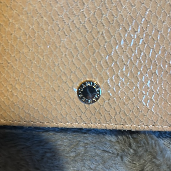 Danier Leather cream/beige purse - Picture 3 of 10